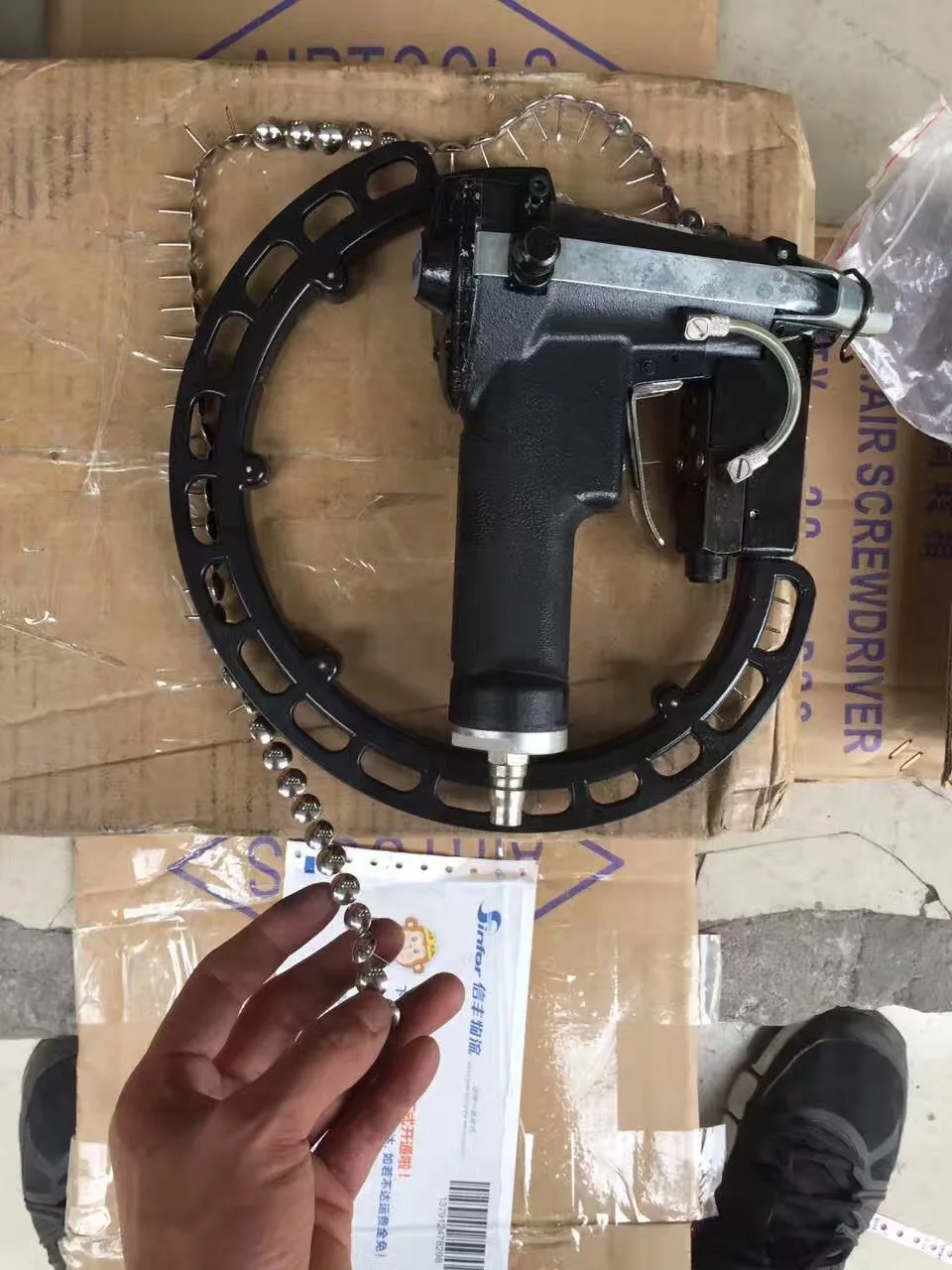 

High Quality Professional TAIWAN Air Tool Successi Pneumatic Pins Staplers Thumbtacks Stapler uninterrupted Drawing Pins Nailer