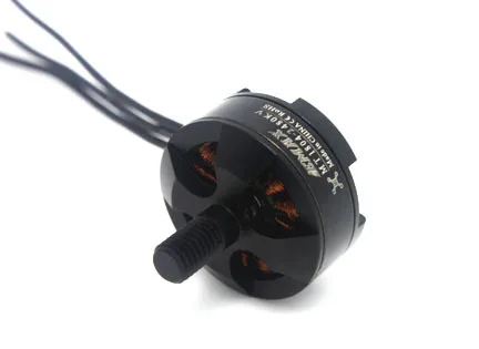 

Бесщеточный двигатель EMAX MT1804 2480KV для радиоуправляемого мультикоптера CW / CCW