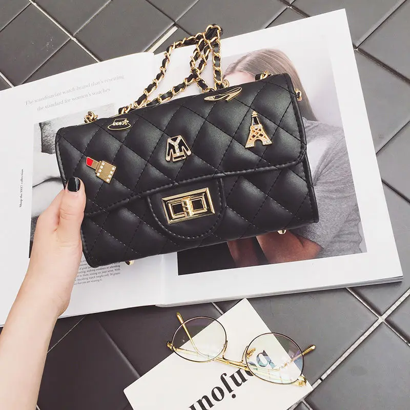 

Youbroer Badge Diamond Case Chain Bag Embroidered Line Lipstick Medal Small Square Bag Single Shoulder Cross Bag