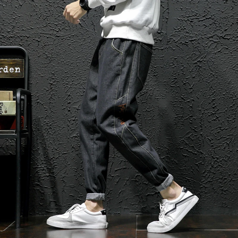 2018 New Men's Fashion Jeans Letters embroidery Hip Hop Washed jeans 
