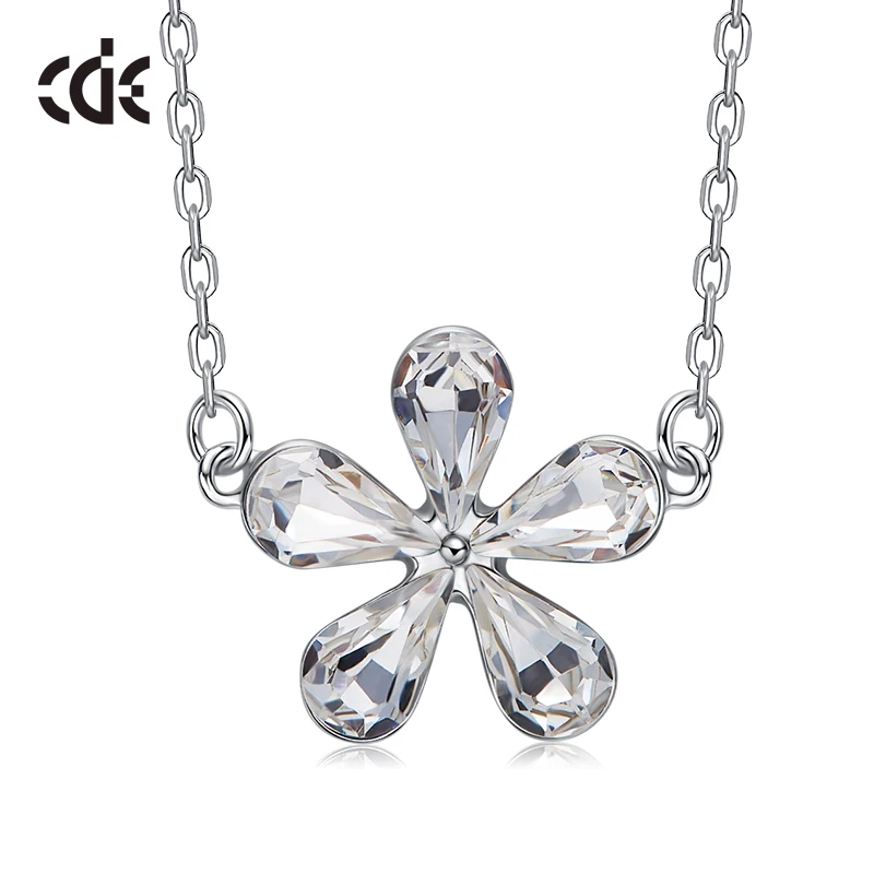 

CDE Embellished with crystals from Swarovski Flower type Pendant Necklace Woman 925 Sterling Silver fashion elegant fine Jewelry
