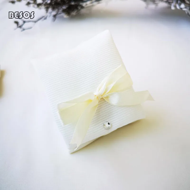 

Wedding Necklace Gift Pack Handmade Creative Cream Rice White Light Color Ribbon Polyester Cloth Glue Folding Jewelry Bag D008G