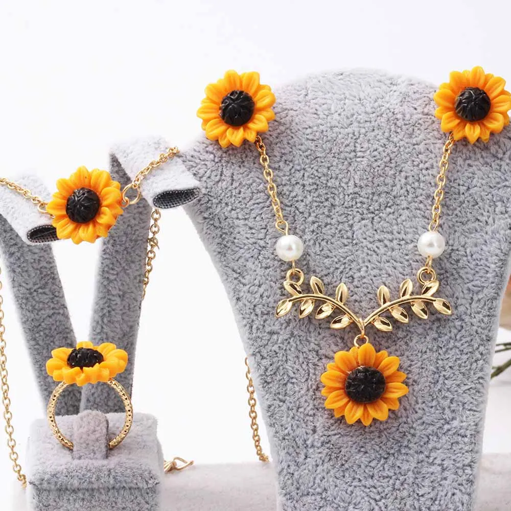 

5pcs/set Fashion Sunflower Pendant Necklace Earrings Ring Bracelet Jewelry