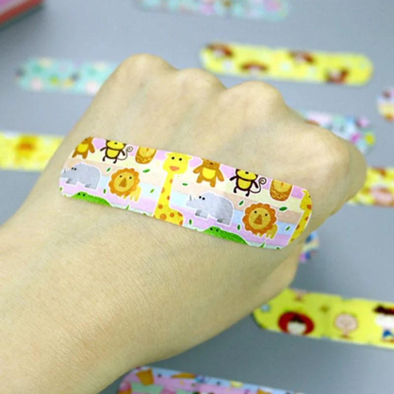 

2019 New 120pcs Cartoon Cute Breathable Waterproof Band Aid Bandages Hemostasis First Aid Kit For Kids Children Home