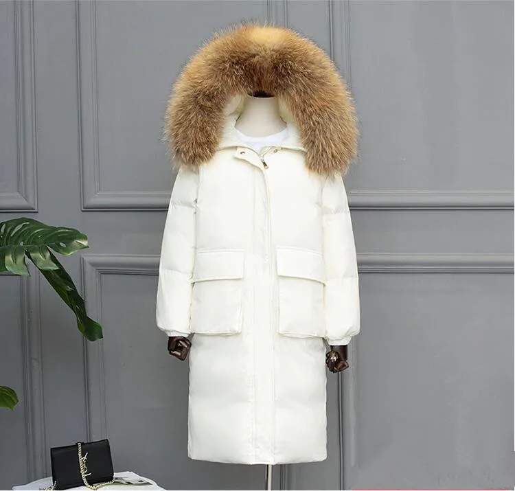 Роскошное пальто с капюшоном и воротником из натурального меха енота, зимний женский пуховик, Длинная женская парка - Цвет: Белый