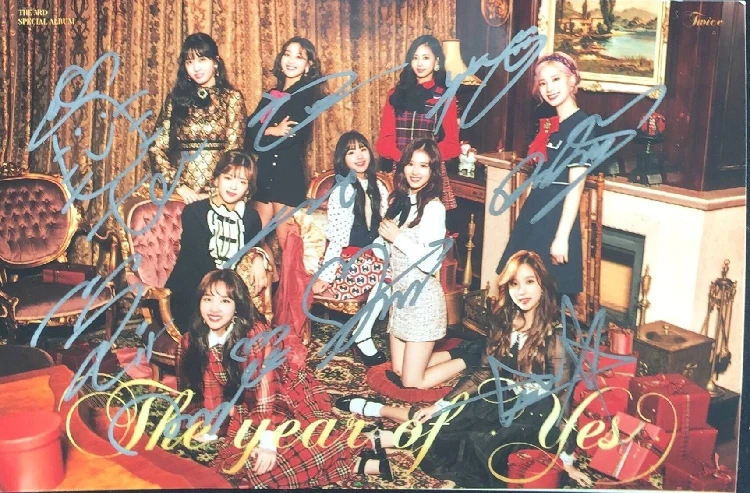 

signed TWICE autographed group photo THE YEAR OF YES 5*7 inches K-POP 122018B