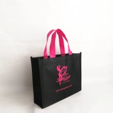 Изготовленный На Заказ ЭКО многоразовый Подарочный пакет с красные ручки, Высококачественная Нетканая тканевая сумка-шоппер подарок на праздник упаковка вечерние сувенирные сумки