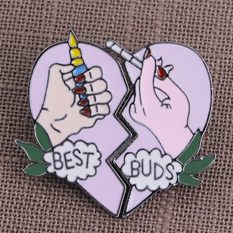 

2Pcs/set Broken Heart Hands BEST BUDS Brooches Purple Pink Enamel Pins Jacket Bag Brooch Lapel Pin Badge BFF Jewelry Gift