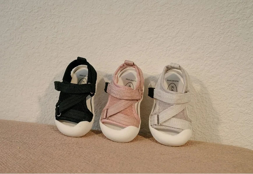 Детские сандалии; детская летняя обувь; модная обувь для маленьких мальчиков; пляжные сандалии для малышей; Повседневная сетчатая обувь на плоской подошве для девочек