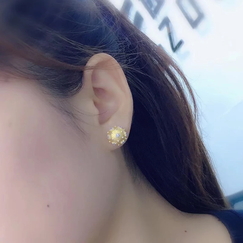 

Local focal 925 silver Round design for stylish stud earrings