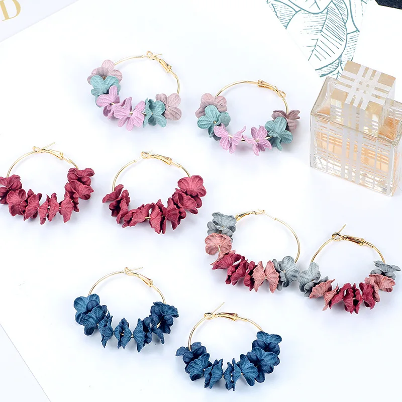 

3.8cm Circle Hoop Earrings Women Girls Flower Earring Fashion Ear Jewelry for Wedding Bridal Wear Flower Petals Earrings Gifts