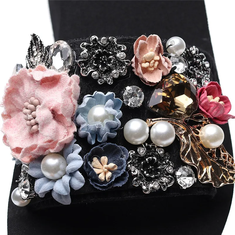 Женские шлепанцы на танкетке с цветком и бусинами нескользящей подошве для пляжа