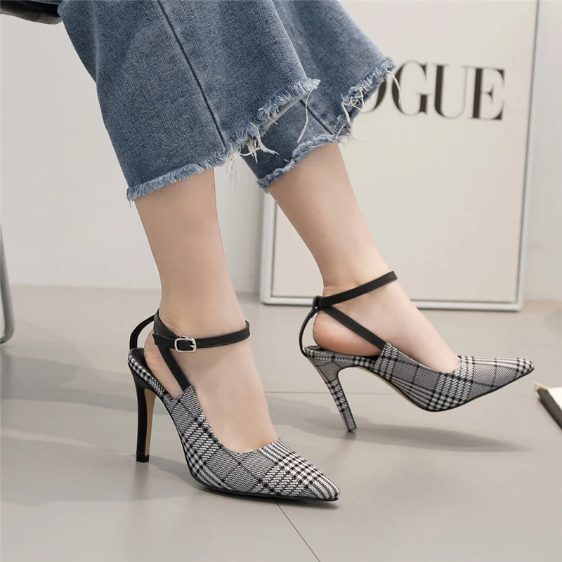 899A0161