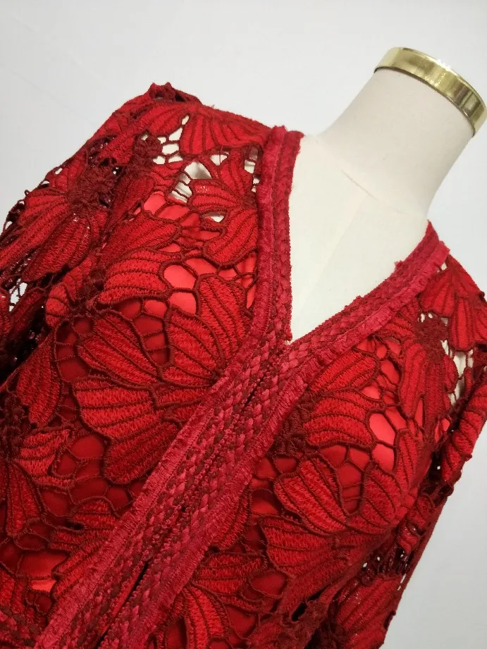 Высокое качество Мода v-образным вырезом выдалбливают Вышивка Красный Кружева Женская блузка Топы