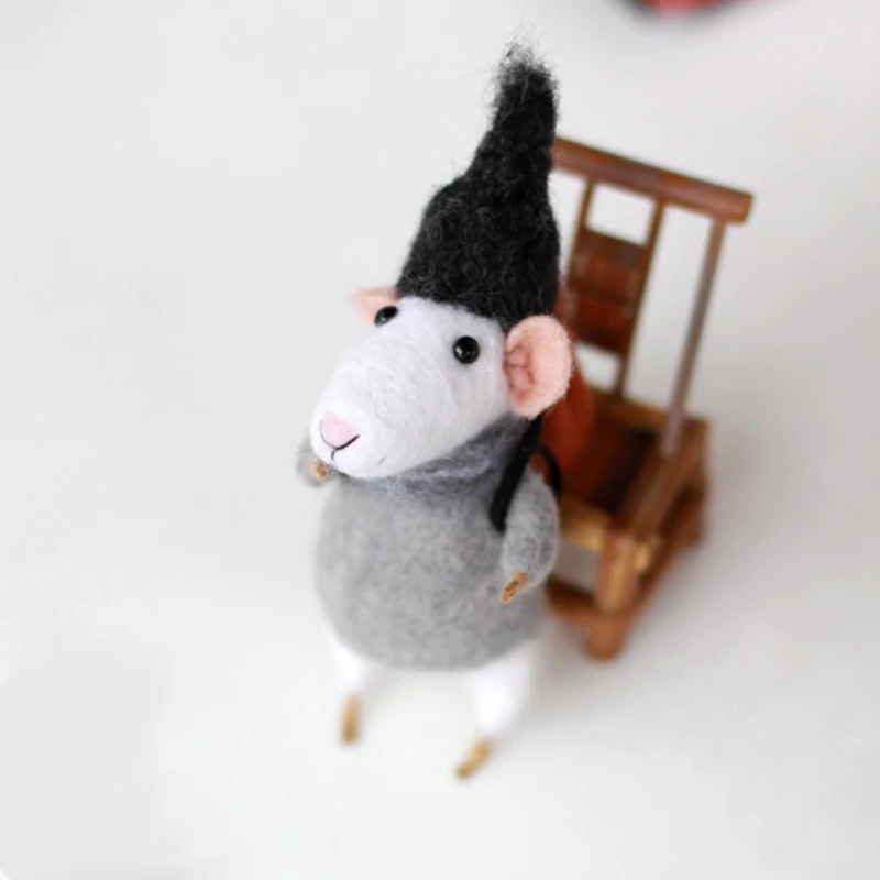 

1 Set Non Finished Felting Poked Free Shipping Wool Felt Poked Set Handmade DIY White Mouse Material Bag Felt for Needle Craft
