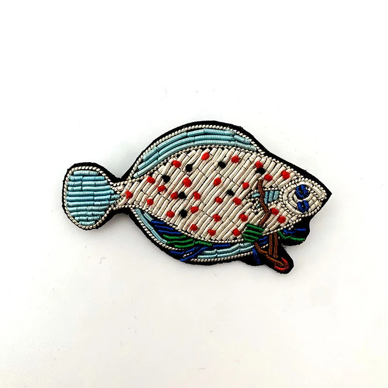 Высокое качество, модные рюкзак со значком морской тропической Fish pin Ручной вышивки металлический значок шляпу и одежду для сумки, бейджи