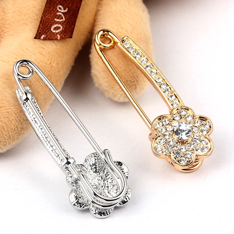 

SUKI womens broach pins Flower Copper Pins Women Men Denim Jackets Decor Crystal Pave Brooches For Wedding Clothing Jewelry