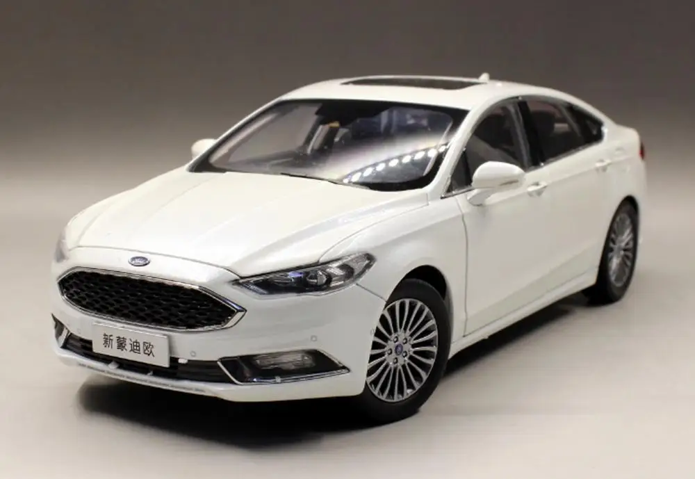 1/18 масштаб Ford Mondeo(Fusion) белый Литье под давлением модель автомобиля коллекция игрушек