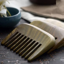 1PC Natural Green Sandalwood wide-tooth Curly Hair Boutique Comb 9cm Sandalwood Whole Wood Comb G0411 green sandalwood combed wooden head neck mammary gland meridian lymphatic massage comb wide teeth comb