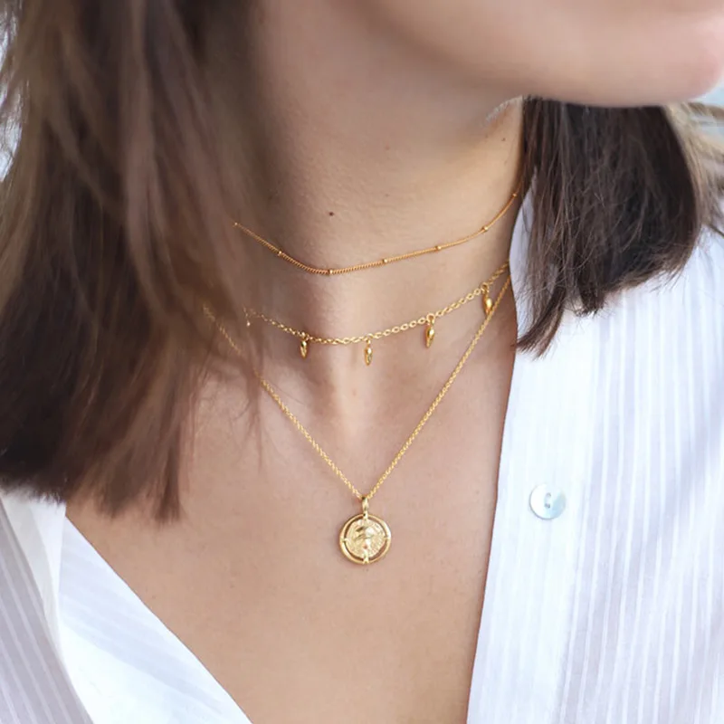 

Silvology 925 Sterling Silver Emboss Retro Figure Pendant Necklace Gold Openwork Round Creative Elegant Necklace Fine Jewelry