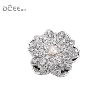

DCEE Vintage Delicate Full Rhinestone Brooch with simulated pearl magnetic Corsage Personality Corsage Pin magnet Buckle Female