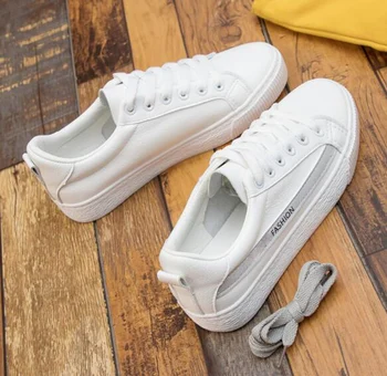 

Spring and Autumn New Net Red Man with The Shoes Female Casual Wind Flat Small White Shoes Beige Fashion Lace Sneakers