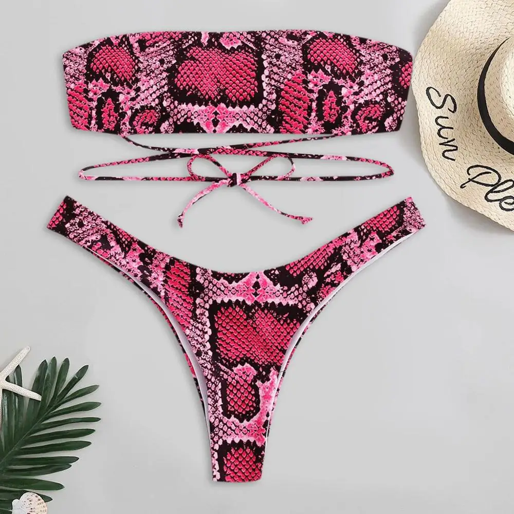 string brésilien taille haute