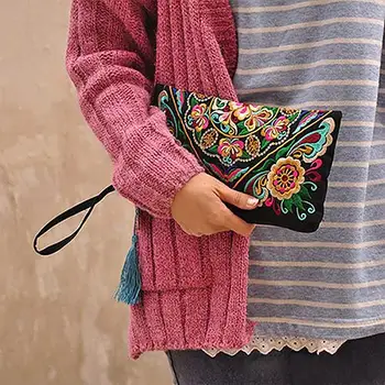 

Retro Women Handbag Purse Embroidered Phone Coin Storage Zipper Bag with Tassel