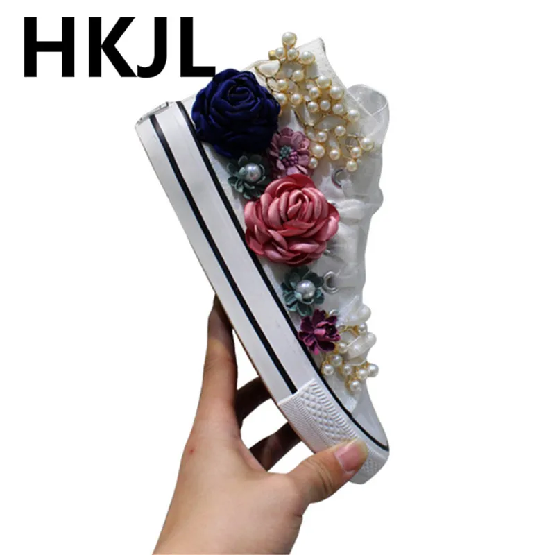 

Autumn canvas small white female high help hand-made custom three-dimensional flower flat bottom wild women canvas shoes