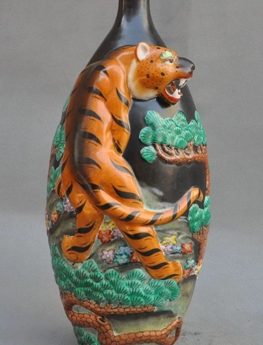 

Marked Old China Antiques Wucai Porcelain Lucky Tiger Pine Bottle Pot Jar Vase