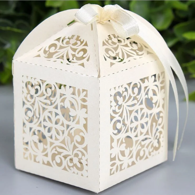 50pcs Laser Cut flower Wedding Favor Boxes hollow out Wedding Candy Box