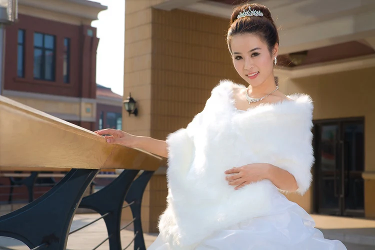In Stock Ivory Hot Sale Charming Bridal Wedding Boleros Jacket