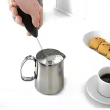 Горячая горячие напитки Молоко Кофе пенообразователь венчик миксер взбиватель Электрический Небольшой взбиватель яиц Мини ручка мешалка кухня