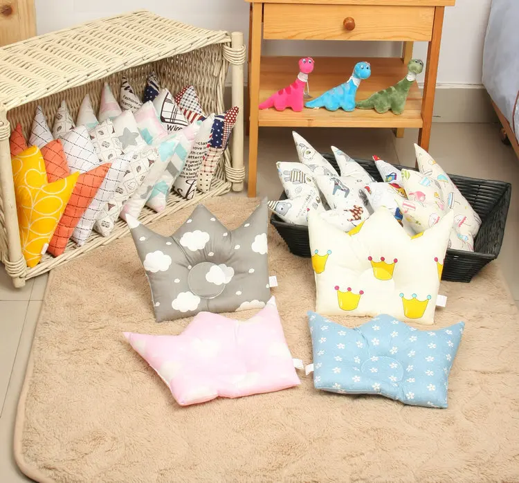 (Baby Pillow 1pcs)newborn baby pillow baby positioner anti roll crown