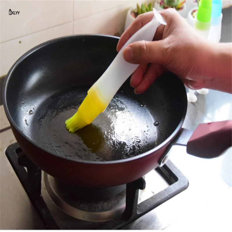 

BXLYY Kitchen Widget BBQ Baking Brush Silicone High Temperature Barbecue Brush Squeeze Oil Bottle Brush Kitchen Accessories.7z