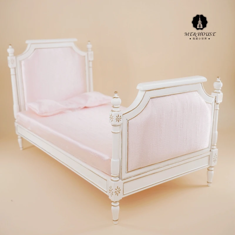 

1/6 Scale New BJD Dolls House Wooden Deluxe Bed Miniature Handmade Pink Bed Pretend Mini Furniture Doll Furniture