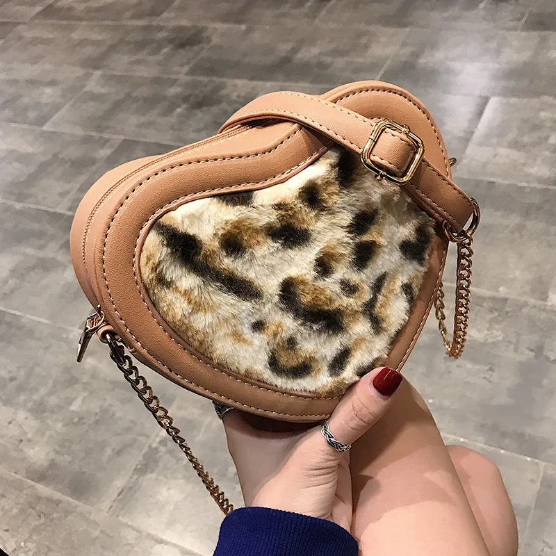 

Women's Heart Shape Chain Crossbody Bag 2018 New Leopard Plush Fake Fur Shoulder Bag Ladies High Quality Leather Messenger Bag