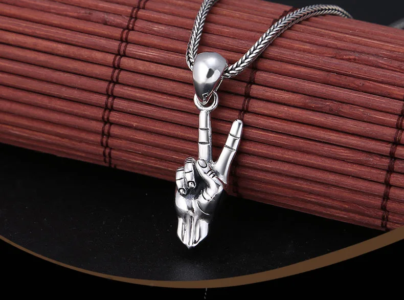 silver-hand-pendant001a