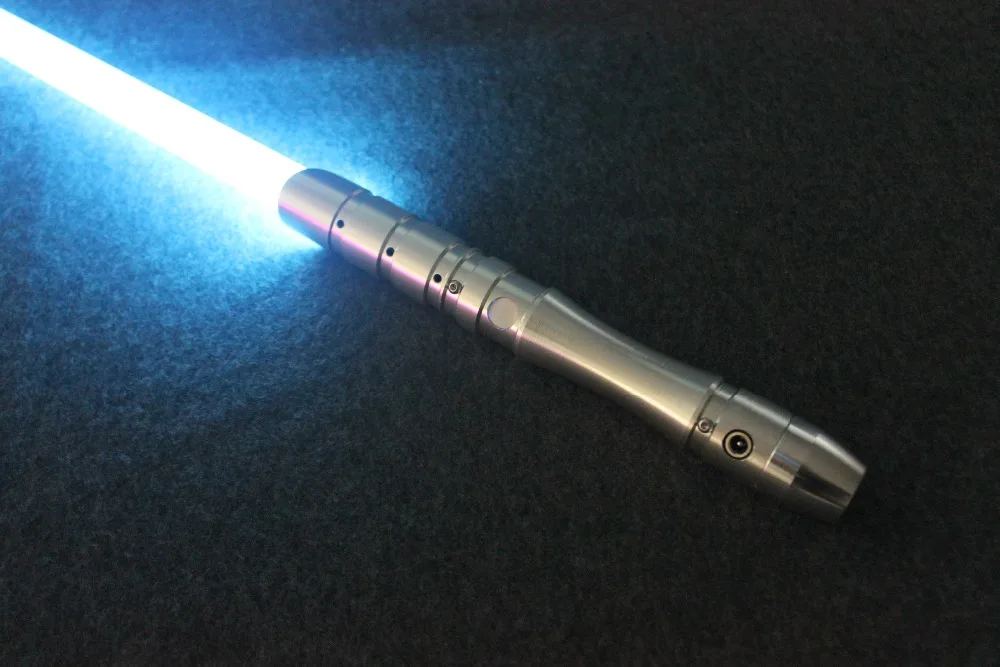 2018 New 1 Pcs Cosplay Lightsaber With Light Sound Led Red Green Blue Saber Laser Metal Sword Toys Birthday Star Kids Gifts Game (17)