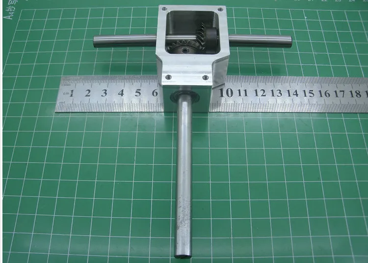 90 градусов разворот спиральная коническая коробка передач Малый коэффициент уменьшения 1:1 двойной выходной вал 8 мм редуктор в сборе DIY Модель игрушки