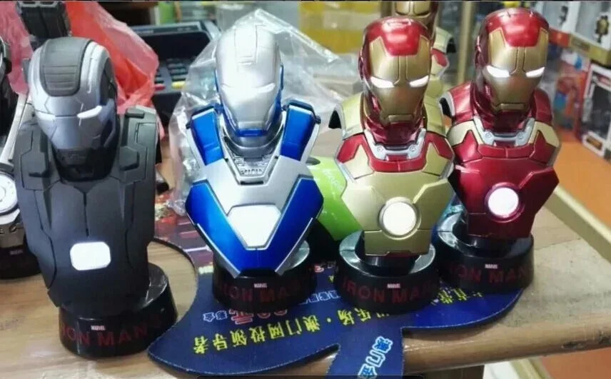 

Marvel Iron Man 3 Bust 1/6 Scale Collectible Busts with LED Light PVC Action Figures Model Toys 12cm 4pcs/set KT1798