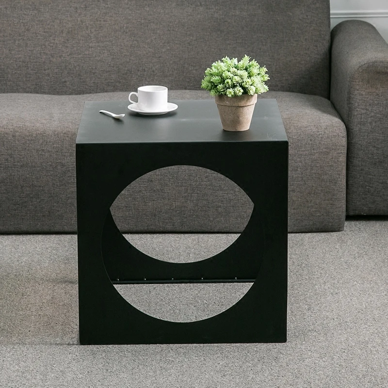 Minimalist creative mobile wrought iron small coffee table side table mini personality Scandinavian corner table Minimalist creative mobile wrought iron small coffee table side table mini personality Scandinavian corner table