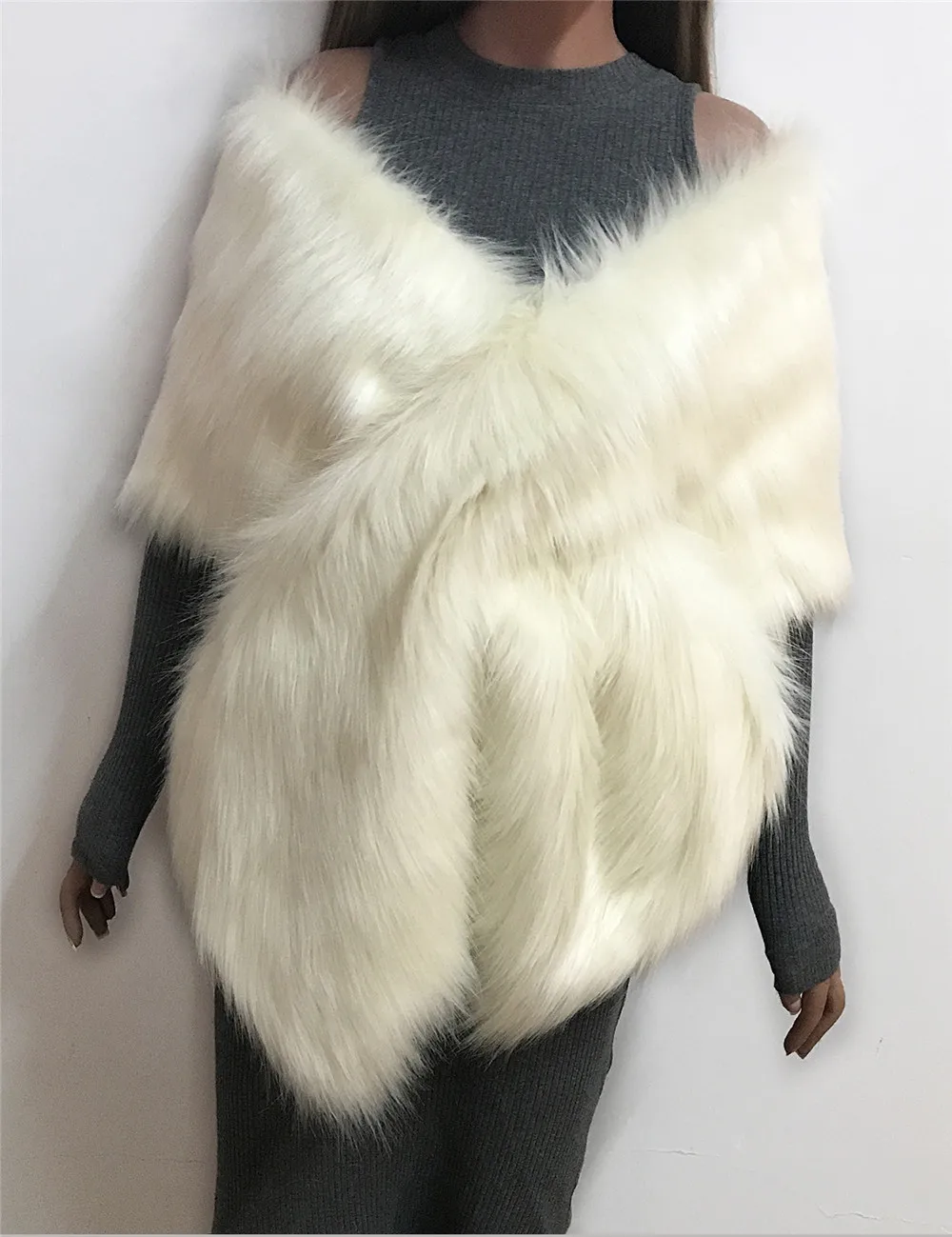 The autumn and winter new imitation fur big cape neck scarf multi-color joker scarf bride dress cross cape (5)