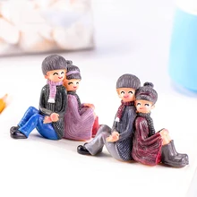 1Pair Creative Back-To-Back Lovers Couple Resin Ornaments Moss Micro Landscape Garden Wedding Decoration