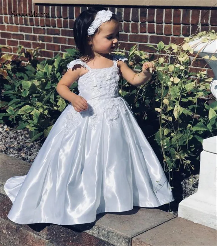 

Satin Flower Girl Dress with Long Train Sleeveless Square Collar Floral Appliques Custom Made A-Line Dress For Little Girls