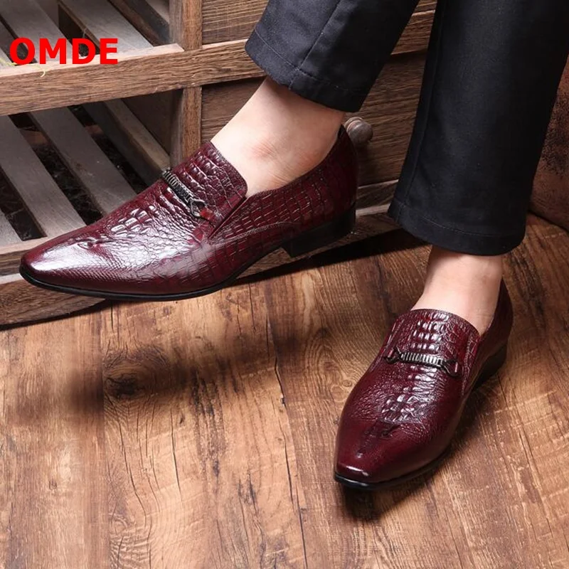 OMDE Crocodile Pattern Slip On Leather Shoes Men Pointed Toe Loafers Business Mens Formal Shoes Italian Leather Dress Shoes