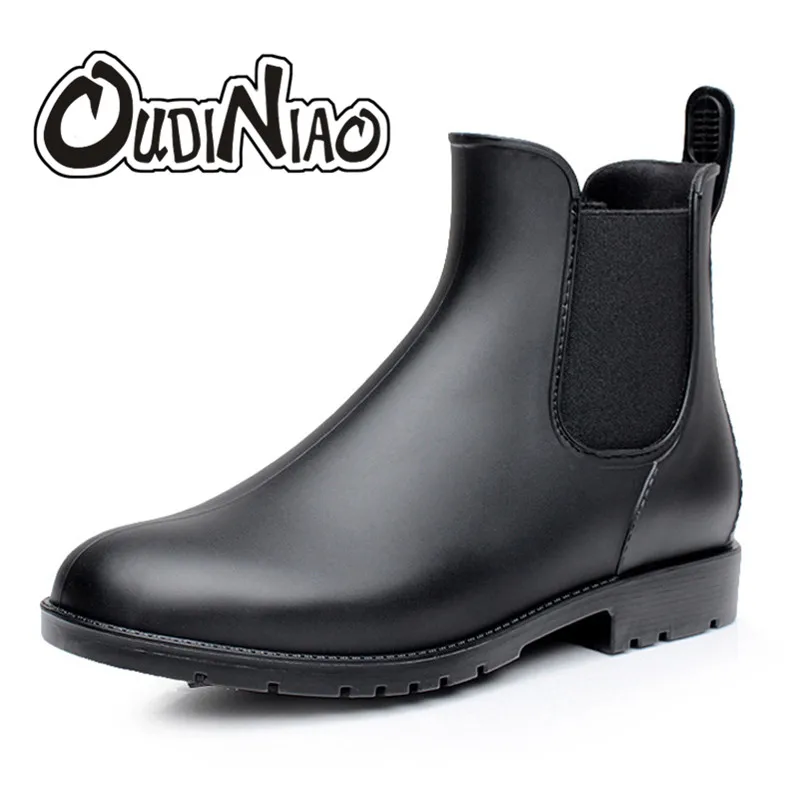 En Ligne Hommes Bottes de Pluie En Caoutchouc De Mode Chelsea Bottes Hommes Slip Décontracté Sur Les Bottines Imperméables PVC Chaussures Bout Pointu Bas Haut bottes de pluie