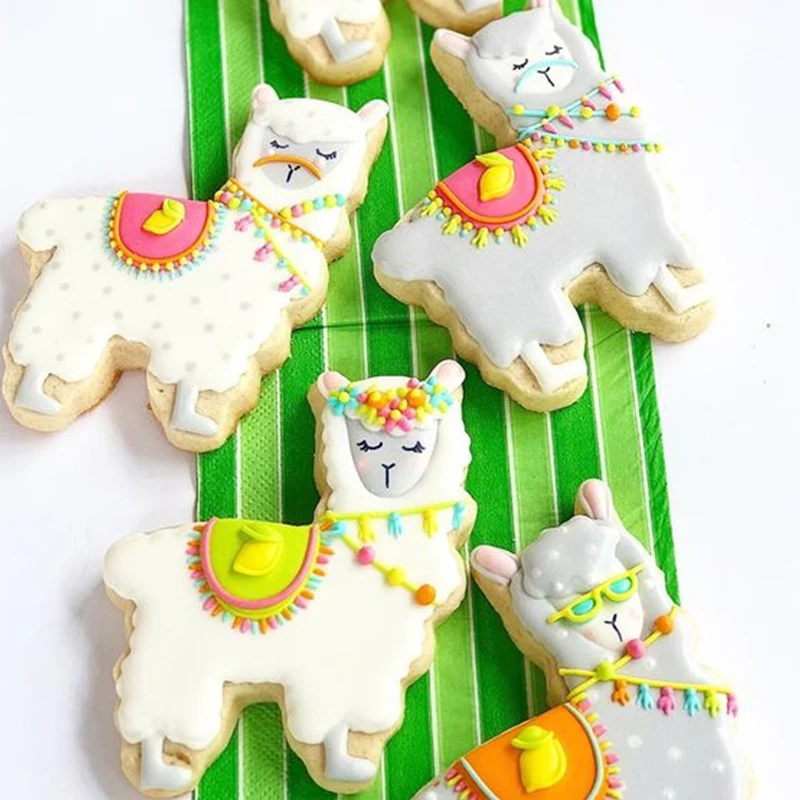 KENIAO Cute Llama Cookie Cutter for Kids 7.2 x 10.6 CM Zoo Animal Biscuit Fondant Bread Pastry Stainless Steel DIY Baking Mold