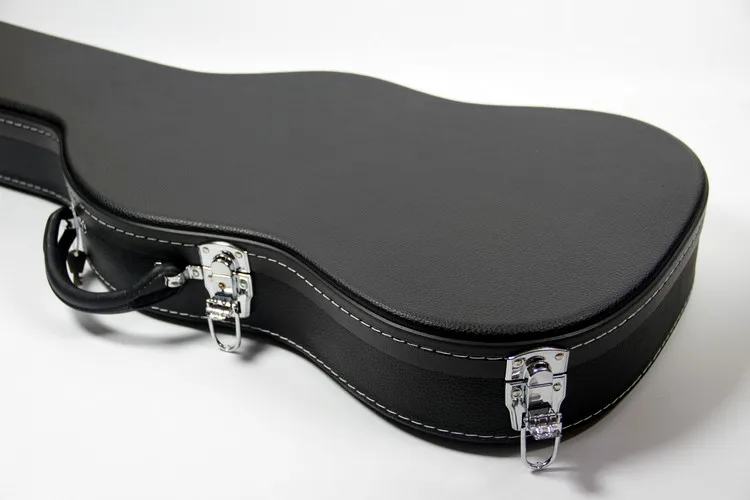 Черная электрическая гитара формы коробки могут быть настроены