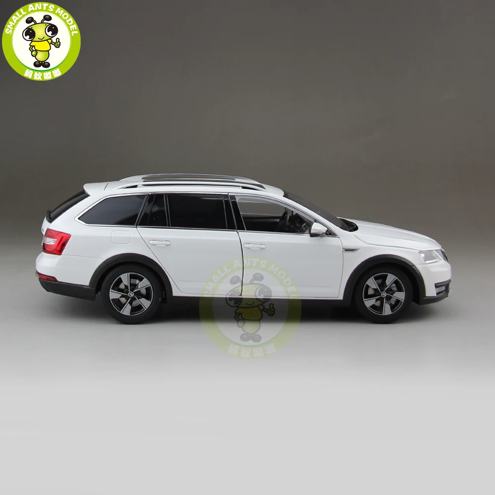 1/18 Skoda Octavia Combi Wagon литой металл модель автомобиля игрушка день рождения девочки мальчика подарок белый